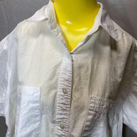 Clementine 2X white shirtsleeve button down collared shirt with pockets. - Picture 4 of 9